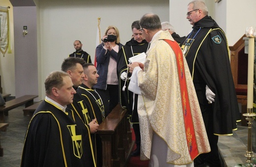Chorągiew Rycerzy Jana Pawła II powstała w parafii św. Wawrzyńca w Grojcu