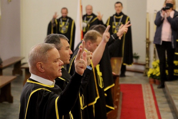 Chorągiew Rycerzy Jana Pawła II powstała w parafii św. Wawrzyńca w Grojcu