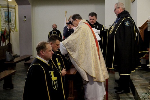 Chorągiew Rycerzy Jana Pawła II powstała w parafii św. Wawrzyńca w Grojcu