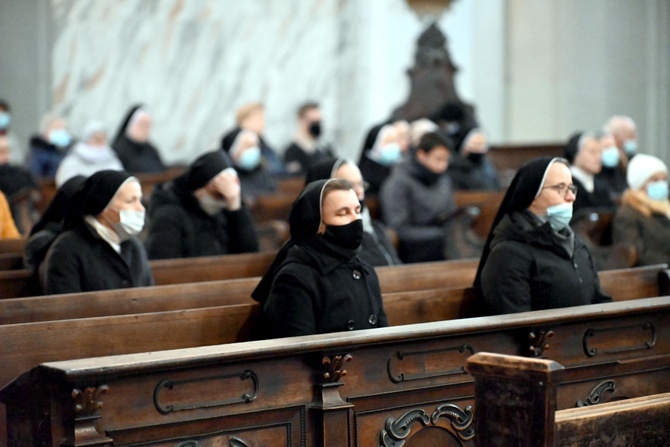 Pielgrzymka sióstr marianek do bardzkiego sanktuarium