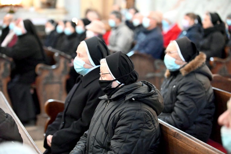 Pielgrzymka sióstr marianek do bardzkiego sanktuarium