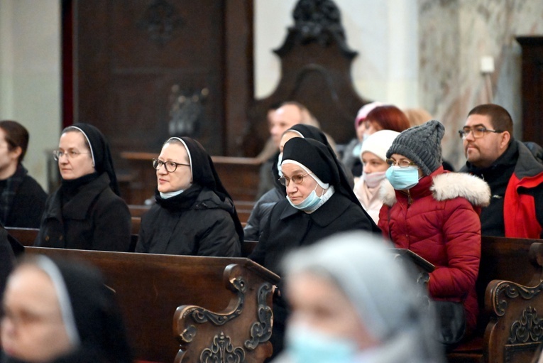 Pielgrzymka sióstr marianek do bardzkiego sanktuarium