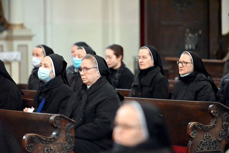 Pielgrzymka sióstr marianek do bardzkiego sanktuarium