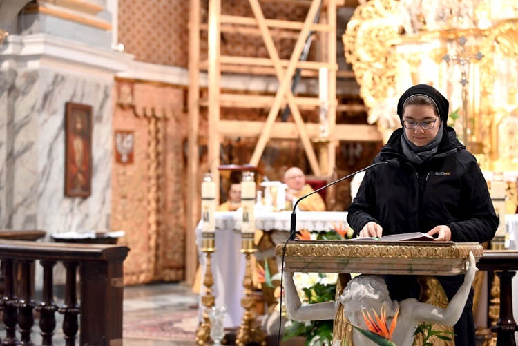 Pielgrzymka sióstr marianek do bardzkiego sanktuarium