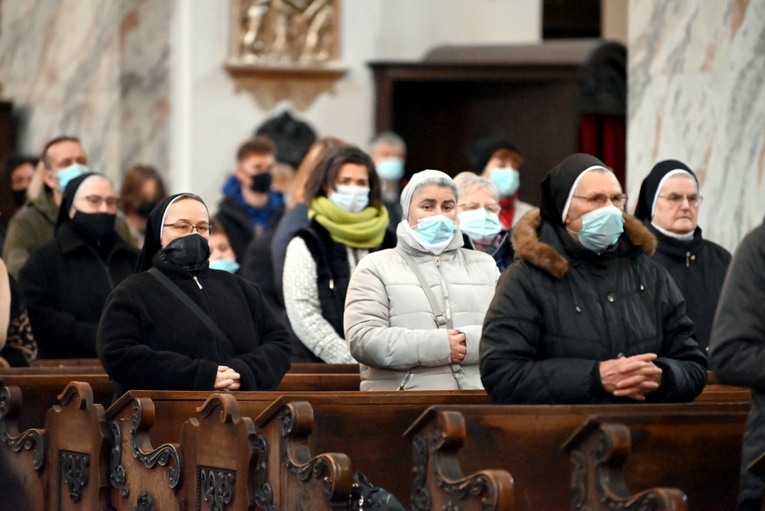 Pielgrzymka sióstr marianek do bardzkiego sanktuarium