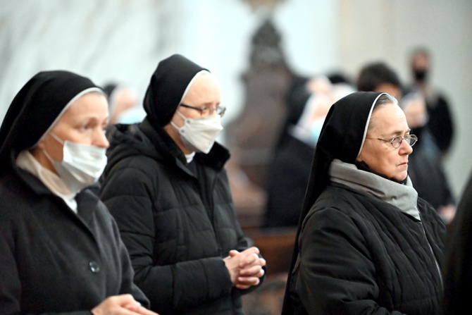 Pielgrzymka sióstr marianek do bardzkiego sanktuarium