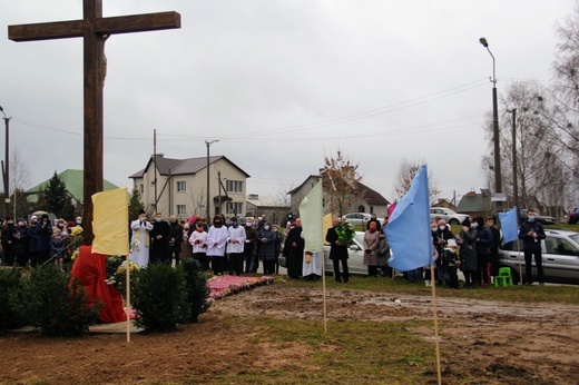 Białoruś: Poświęcenia placu pod budowę kościoła bł. Marianny Biernackiej w Grodnie