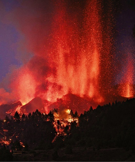 Wulkan Cumbre Vieja na Wyspach Kanaryjskich wybuchł ponownie; pierwszy raz w XXI wieku. W minionym stuleciu wybuchał dwa razy, w latach 1949 i 1971.
19.09.2021  El Paso, Hiszpania