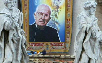 Założyciel paulistów Jakub Alberione został ogłoszony błogosławionym  przez Jana Pawła II  27 kwietnia 2003 r.