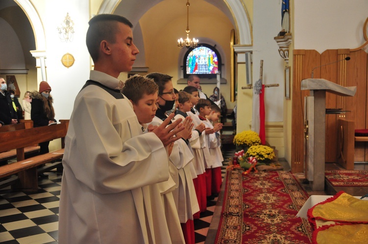 Żabno. Nowi ministranci i deesemki