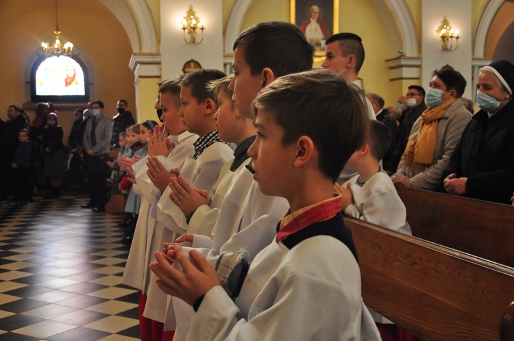 Żabno. Nowi ministranci i deesemki