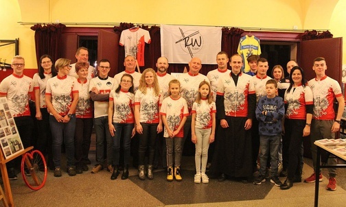 Reprezenatcja uczestników jubileuszowego święta w żywieckim MCK-u.