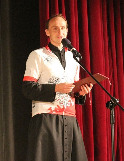 Ks. Grzegorz Kierpiec - inicjator wypraw rowerowych "Rozkręć wiarę".