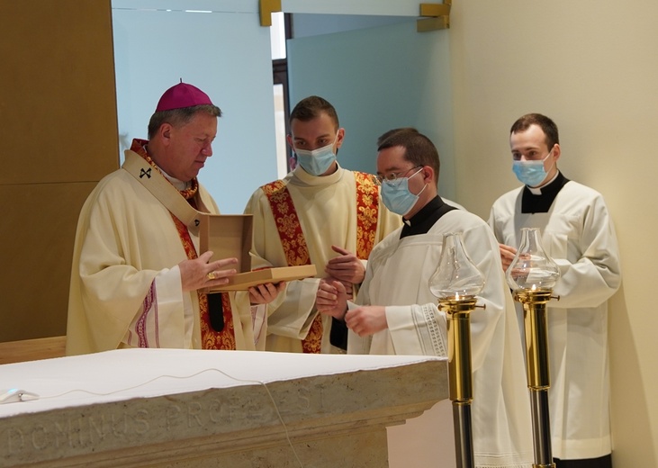 Poświęcenie kaplicy na Dworcu Głównym PKP we Wrocławiu i błogosławieństwo Stacji Dialog PKWP