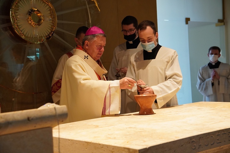 Poświęcenie kaplicy na Dworcu Głównym PKP we Wrocławiu i błogosławieństwo Stacji Dialog PKWP