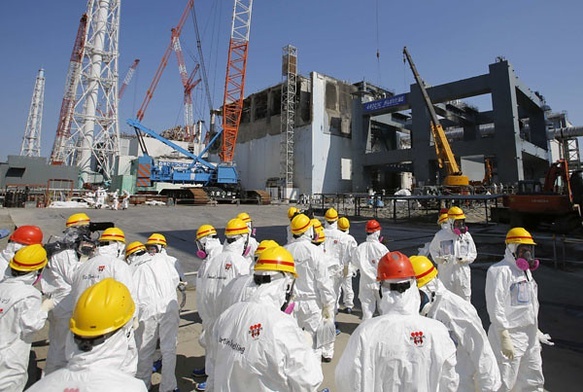 Topnieje lodowa zapora oddzielająca elektrownię w Fukushimie od wód gruntowych