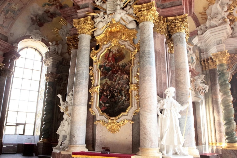 Krzeszów. Zmiany w Mauzoleum