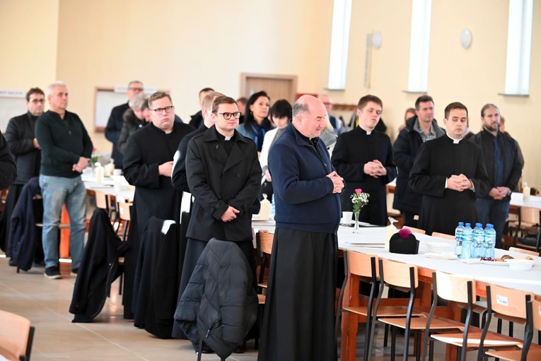 Spotkanie synodalne dla księży i zgromadzeń zakonnych