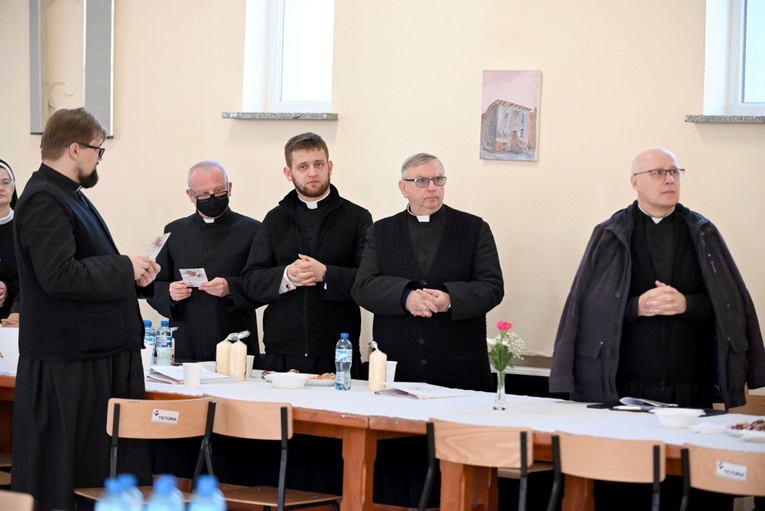 Spotkanie synodalne dla księży i zgromadzeń zakonnych