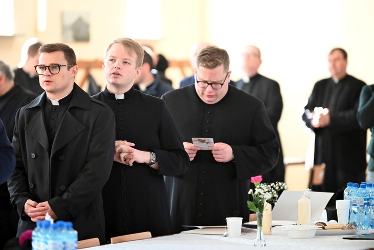 Spotkanie synodalne dla księży i zgromadzeń zakonnych