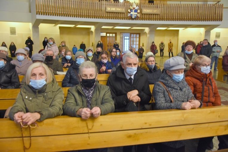 Płock. Pogrzeb ks. Piotra Muzyczyszyna