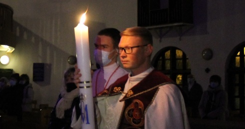 Nabożeństwo wprowadzające w Adwent w parafii pw. Świętej Trójcy