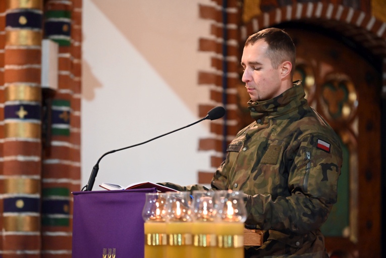Wałbrzych. Msza św. przed przysięgą żołnierzy WOT 