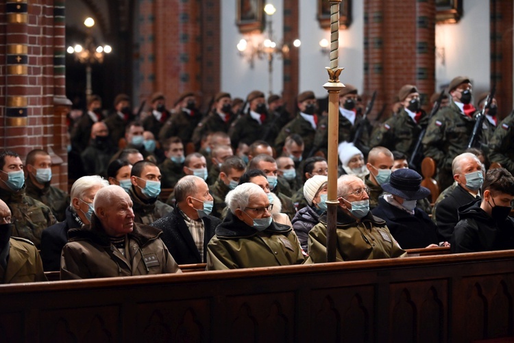 Wałbrzych. Msza św. przed przysięgą żołnierzy WOT 