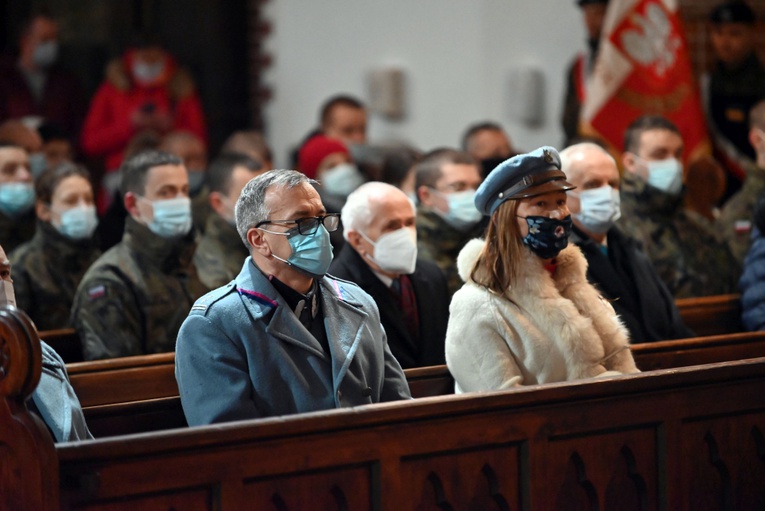 Wałbrzych. Msza św. przed przysięgą żołnierzy WOT 