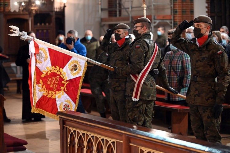 Wałbrzych. Msza św. przed przysięgą żołnierzy WOT 