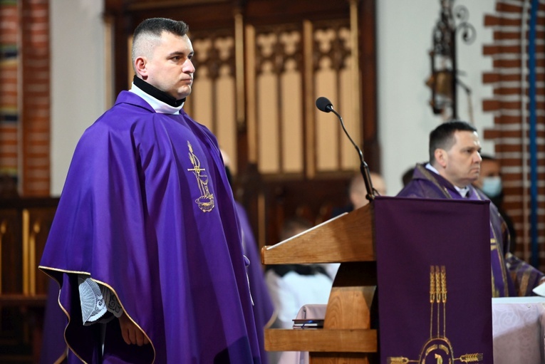 Wałbrzych. Msza św. przed przysięgą żołnierzy WOT 