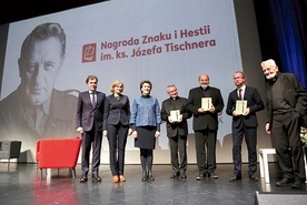 ◄	Uroczystość odbyła się w Nowohuckim Centrum Kultury.