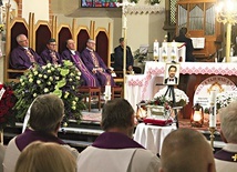 ▲	Eucharystia pogrzebowa odbyła się w lubińskim kościele  pw. Matki Bożej Częstochowskiej. 