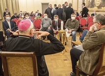 Bp Piotr Jarecki, który także włączył się w jedną z grup, przywołał słowa papieża Franciszka, że „wolą Chrystusa jest,  żeby Kościół trzeciego tysiąclecia był Kościołem synodalnym”.
