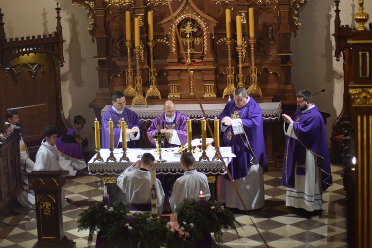 Nowi lektorzy w dekanacie i ministranci w Bobowej