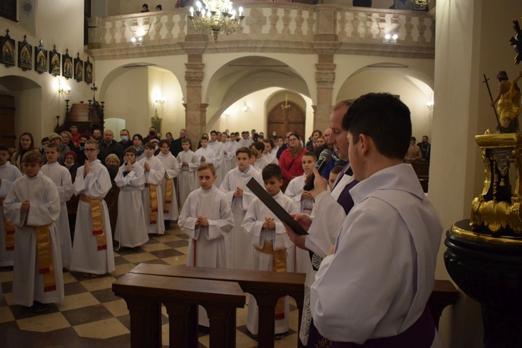 Nowi lektorzy w dekanacie i ministranci w Bobowej