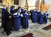 Tak świętował jubileusz, a na swe próby zaprasza w piątki o 19.00 do świebodzińskiej parafii pw. NMP Królowej Polski. 