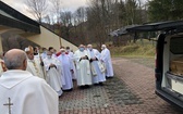 Ostatnie pożegnanie śp. ks. Alojzego Wencepla w Ustroniu-Polanie
