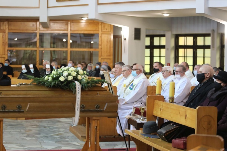 Ostatnie pożegnanie śp. ks. Alojzego Wencepla w Ustroniu-Polanie