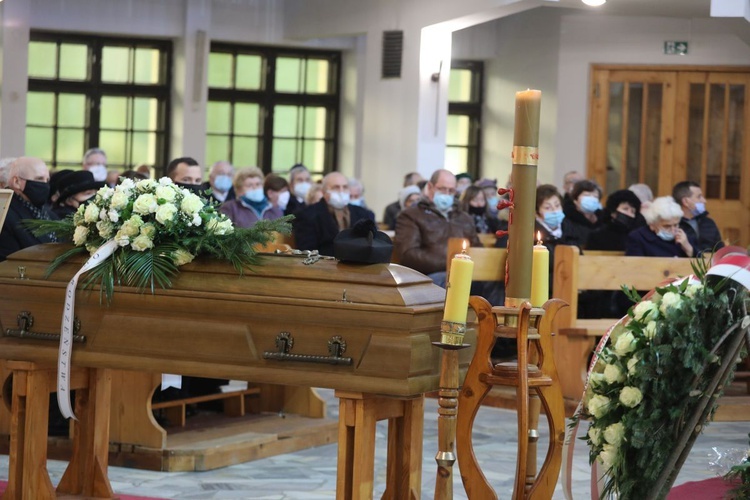 Ostatnie pożegnanie śp. ks. Alojzego Wencepla w Ustroniu-Polanie