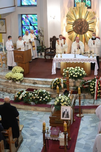 Ostatnie pożegnanie śp. ks. Alojzego Wencepla w Ustroniu-Polanie