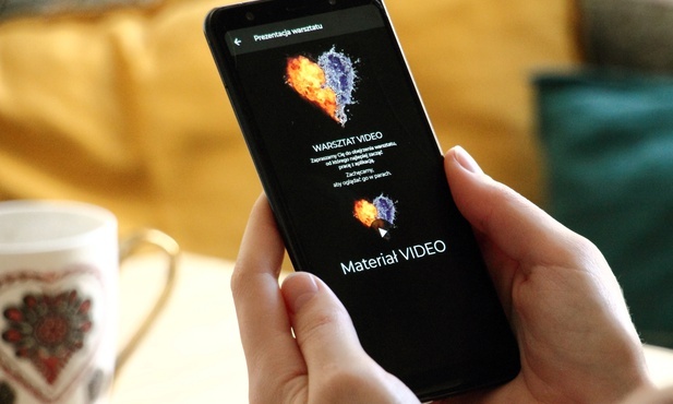 Randka z mężem i... komórką 