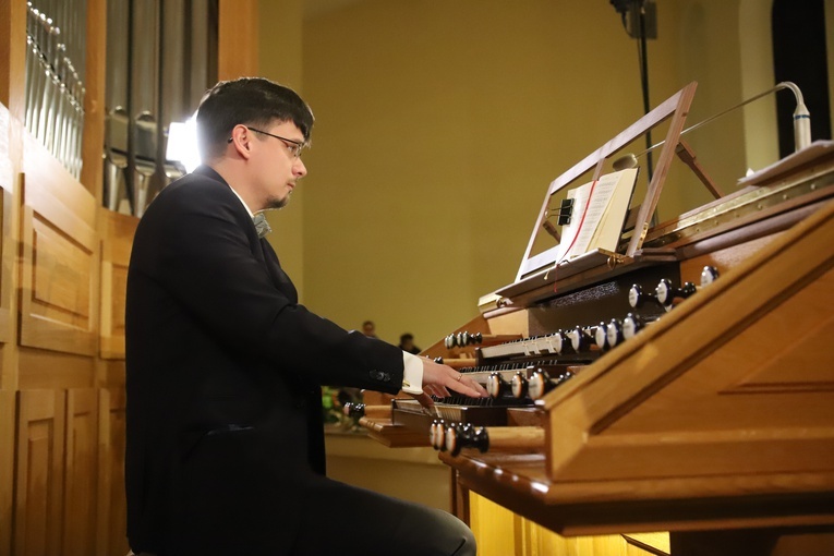 Poświęcenie nowych organów w Prokocimiu Nowym