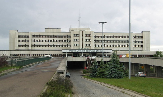 Łódź: Najmłodszy pacjent z udarem po przebyciu COVID-19 miał kilkanaście miesięcy