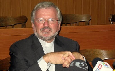 Zmarł nuncjusz apostolski przy UE, abp Aldo Giordano