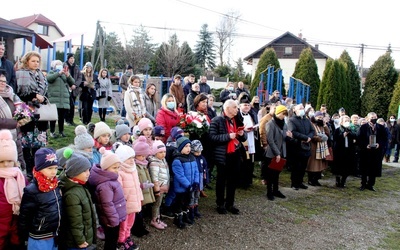 Swoje ocalenie zawdzięczała dzieciom z Pawęzowa