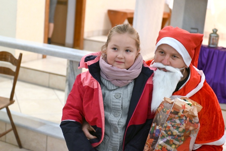 Dzierżoniów. Biskup pomógł Mikołajowi