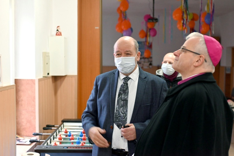 Dzierżoniów. Biskup pomógł Mikołajowi