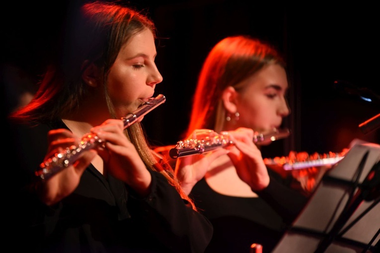 "Crushed Sounds Big Band" patriotycznie