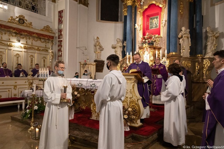 Młodzież u Pani Cierpliwie Słuchającej